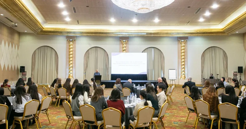 BSU Azərbaycan Gəncləri günü ilə bağlı tələbələr üçün komanda toplantısı keçirdi FOTO