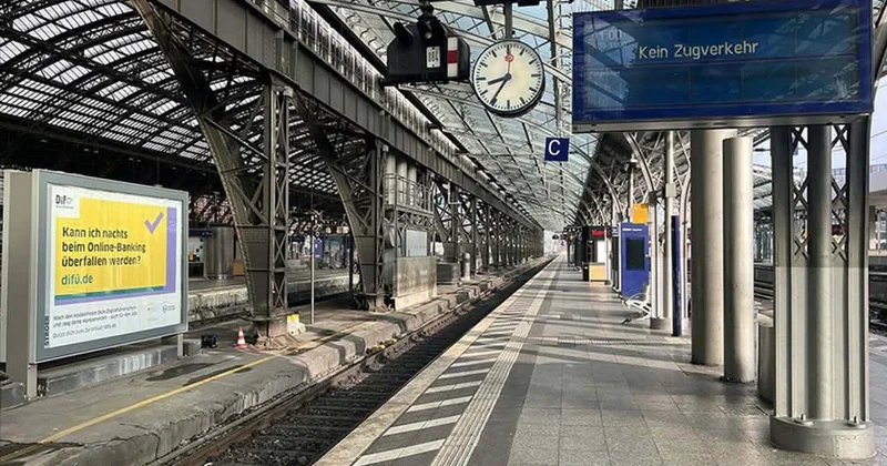 Maaşın artırılmasını istəyirlər: Ölkəni tətil dalğası bürüyüb