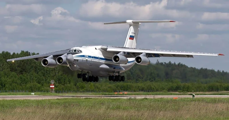 Rusiya təyyarəsi bu ölkəyə girdi: Nə baş verir?