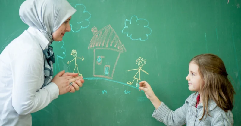 Cəmiyyətdə mübahisə yaradan məsələ: İnanclı müəllim təkamülü dinə bağlaya bilməz