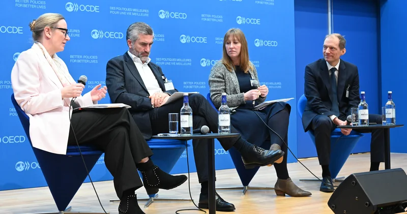 Azərbaycan Beynəlxalq Nəqliyyat Forumu çərçivəsində keçirilən tədbirdə nəqliyyat sahəsindəki təcrübəsini bölüşüb