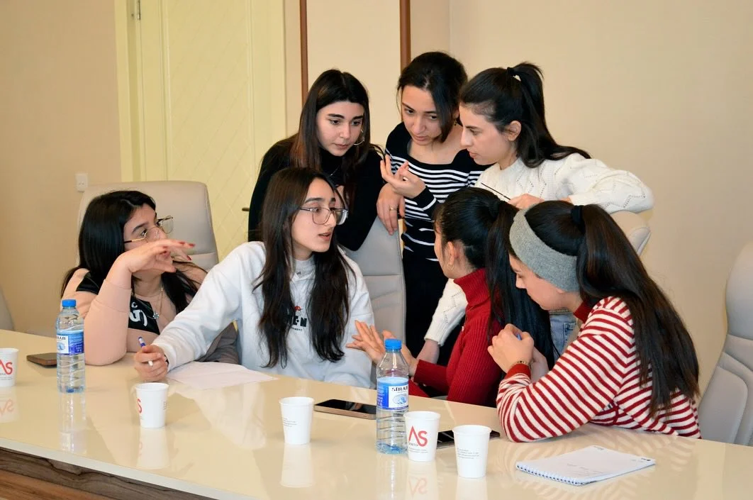 Lənkəranda qızlar üçün pulsuz təlim kursları keçirilir FOTO