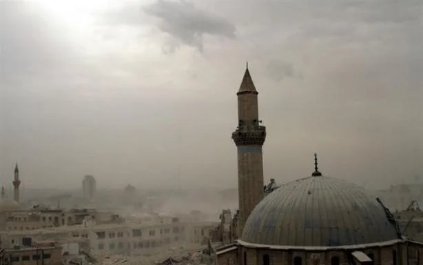 Suriyada məsciddə namaz qılanlara atəş açıldı