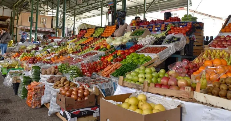 Niyə bazarda meyvə tərəvəz marketdəkindən baha satılır? SƏBƏB