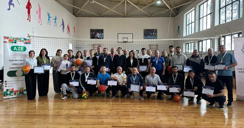 Qaxda müəllimlərdən ibarət komandalar arasında voleybol turnirinin qalibləri müəyyənləşib