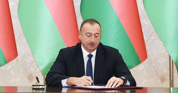 İlham Əliyev iki sənəd imzaladı