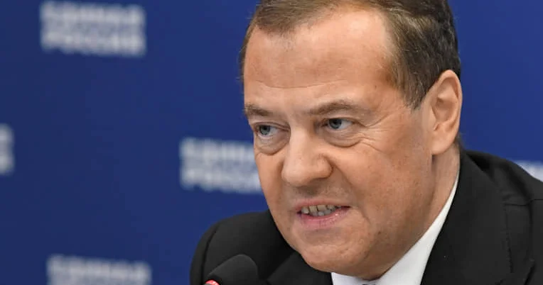 Медведев заявил, что Третья мировая война может начаться в любое время Minval Politika