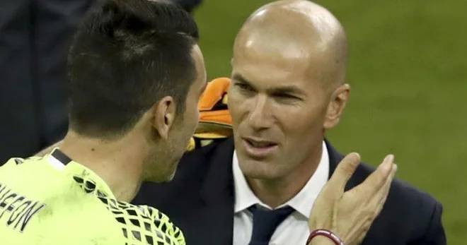 Buffon məni çox yaxşı tanıyırdı, ona görə də onu təəccübləndirməli idim Zidan panenka penaltisi barədə
