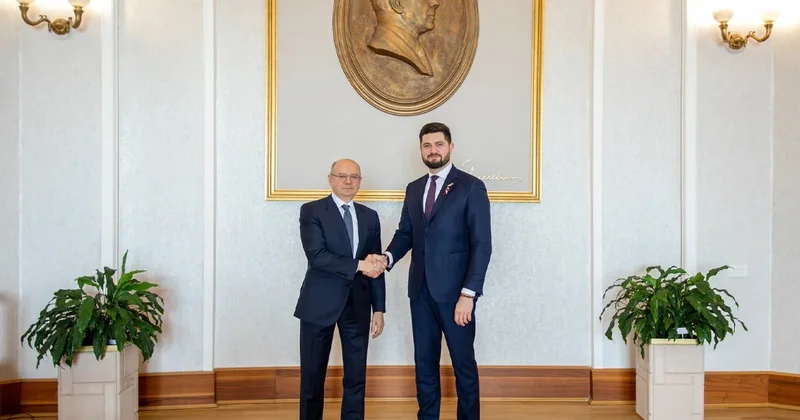 Pərviz Şahbazov Moldovalı həmkarı ilə təbii qazın hasilatı barədə müzakirə aparıb