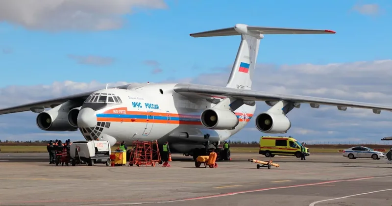 Спецборт МЧС доставил из Египта в Россию десятки человек