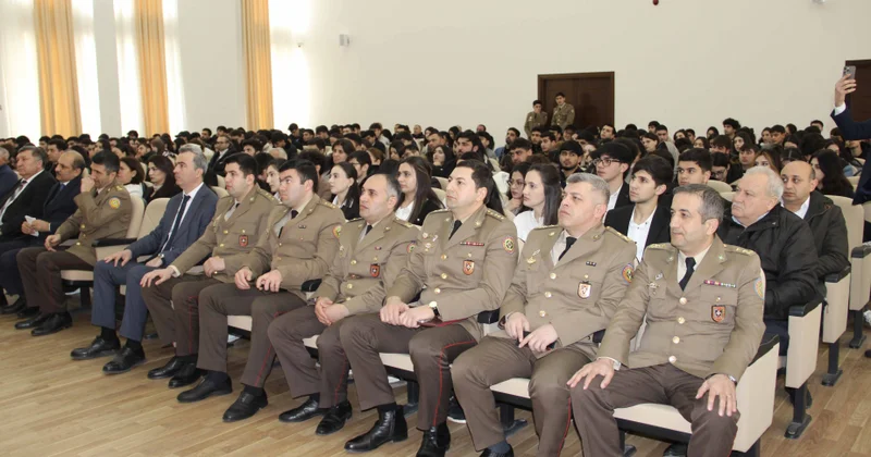 Kollecdə tələbələr fövqəladə hallara hazırlıqla bağlı məlumatlandırılıb