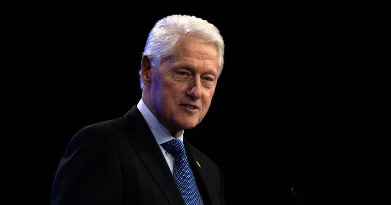 Bill Klintonun yeni şok FOTOLARI: cakuzi, qadınlar, Epşteyn və gecəsi 20 000 dollarlıq dəbdəbə