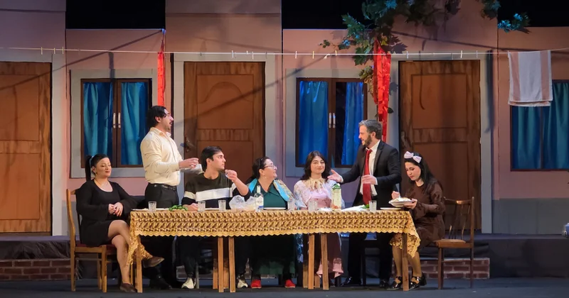 Sumqayıt Teatrında “Gəlinlərin savaşı” tamaşasının premyerası olub