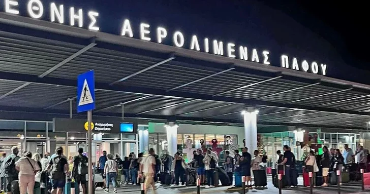 На Кипре эвакуировали аэропорт Пафос после обнаружения дрона в запретной зоне