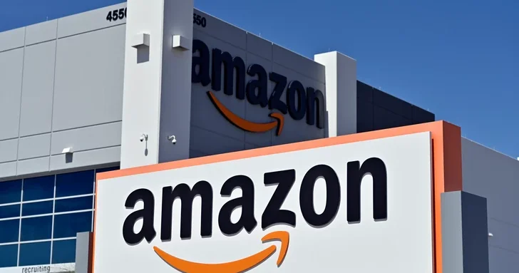 СМИ: Amazon фиксирует перебои в облачных сервисах на фоне ударов Ирана по странам Персидского залива