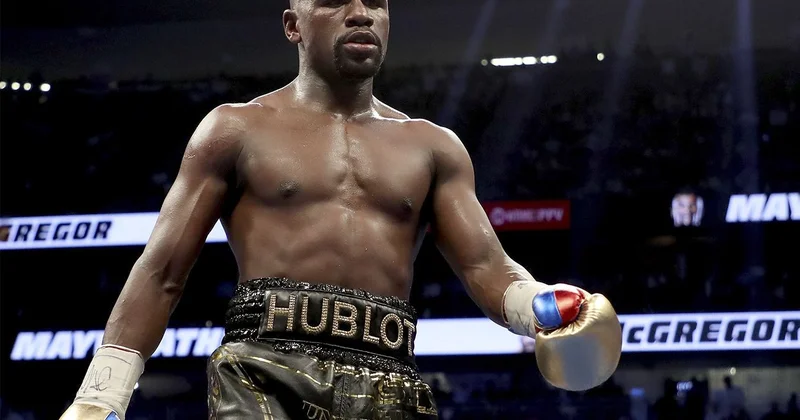 Floyd Meyvezer 45 yaşlı kikboksçu ilə sərgi döyüşü keçirəcək FOTO