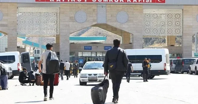 Türkiyə İran sərhədində gündəlik sərnişin daşımaları qarşılıqlı olaraq dayandırıldı