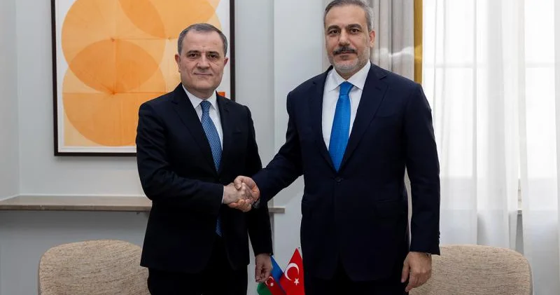 Fidan Bayramovla İran ətrafında baş verənləri müzakirə edib