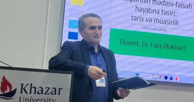 Faiq Ələkbərli Xəzər Universitetində Türkoloji Qurultayın fəlsəfəsindən məruzə edib