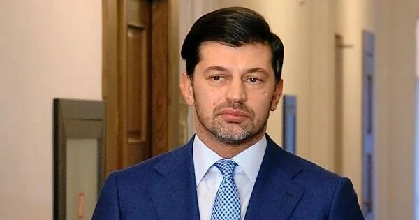 Kaladze Əbu Dabidədir, Tiflisə uça bilmir