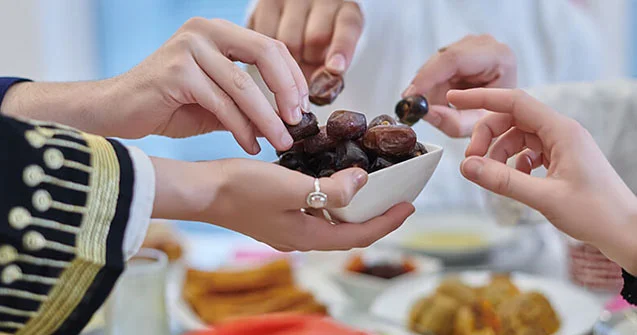 Oruc tutan xəyalında yemək düşünsə nə baş verər? KONKRET