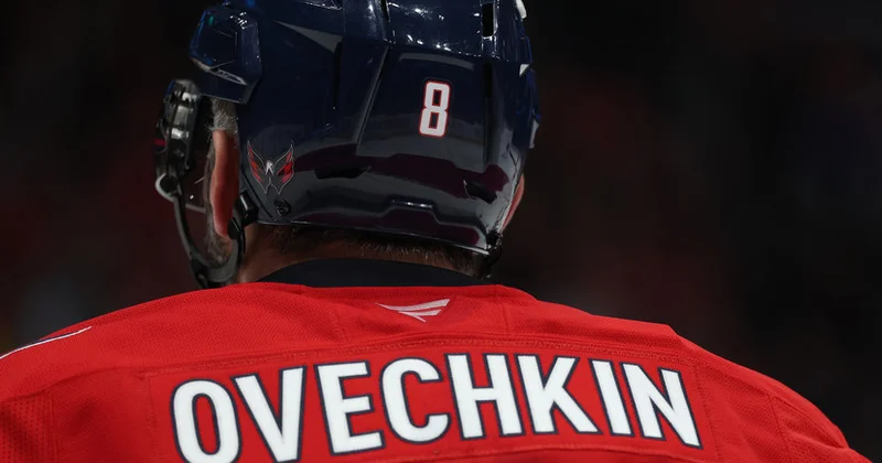 Oveçkin NHL in müntəzəm mövsümündə 891 ci qolu şərh edir