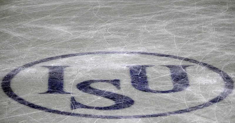 ISU отложил решение о допуске российских фигуристов юниоров до июня