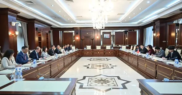 Milli Məclisdə Azərbaycan Çin münasibətlərinə həsr olunmuş dəyirmi masa keçirilib