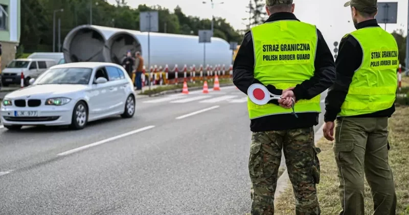 В Польше задержали украинцев, незаконно провезших в страну двенадцать россиян