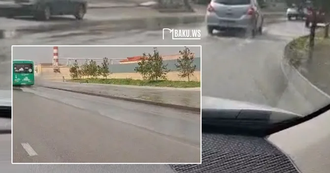 Bakıda boru partlayıb, təzyiqli su yola axır