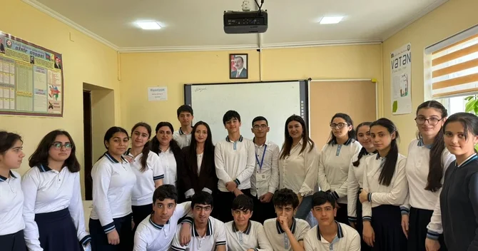 16 yaşlı yeniyetmə 5 kitabın müəllifidir Bakı məktəbində vunderkind oxuyur