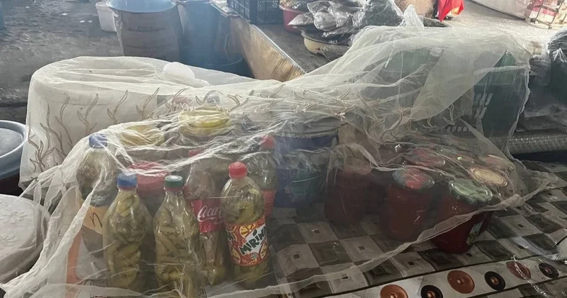 Bərdə bazarında ANTİSANİTARİYA FOTO