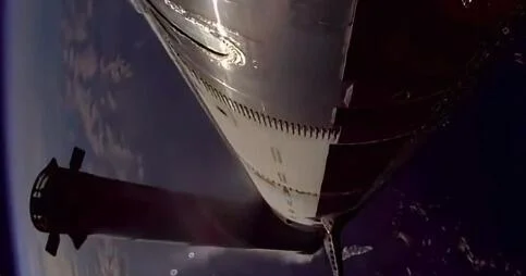 Уникальные кадры отделения ускорителей Super Heavy от корабля Starship ВИДЕО