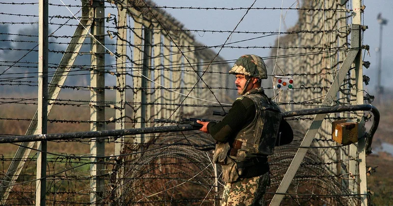 Pakistan ordusu Hindistanla sərhədə AĞIR TEXNİKA YIĞIR GƏRGİNLİK PİK HƏDDƏ KONKRET