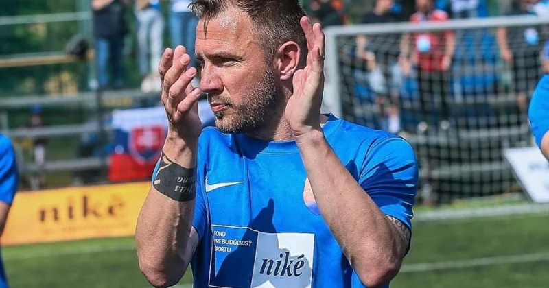 Bundesliqa klublarında oynamış futbolçu Bakıya gələcək