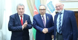 Abel Məhərrəmov “Rusiya Elmlər Akademiyasının 300 illiyi” yubiley medalı ilə təltif olunub FOTOLAR
