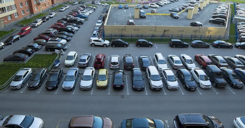 Yaşayış zonalarında parklanma çətinliyi: Optimal həll nədir?