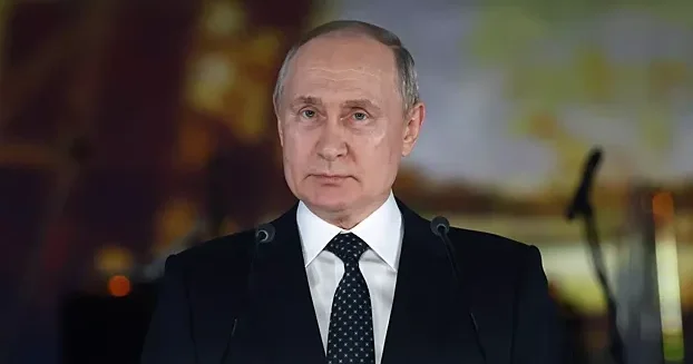 Putin Kremldəki mənzilinin soyuducusunun içindəkiləri göstərib