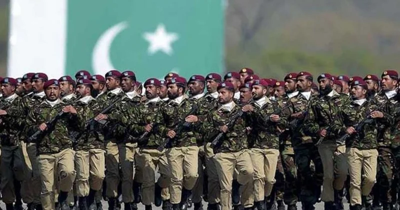 Pakistan sərhəddə hərbi təyyarələri havaya qaldırdı VİDEO
