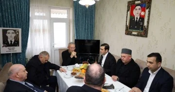 Milli Məclisin deputatı Anar Məmmədov şəhid ailəsini ziyarət edib