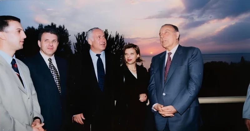 Netanyahunun Bakı səfəri: 30 il öncə Əliyevlə nə danışıb? Şmuleviç detalları açdı