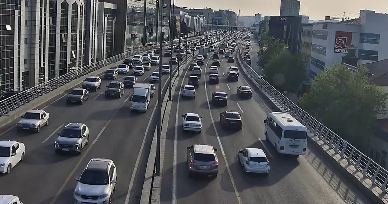 Bakının 11 küçəsində tıxac SİYAHI