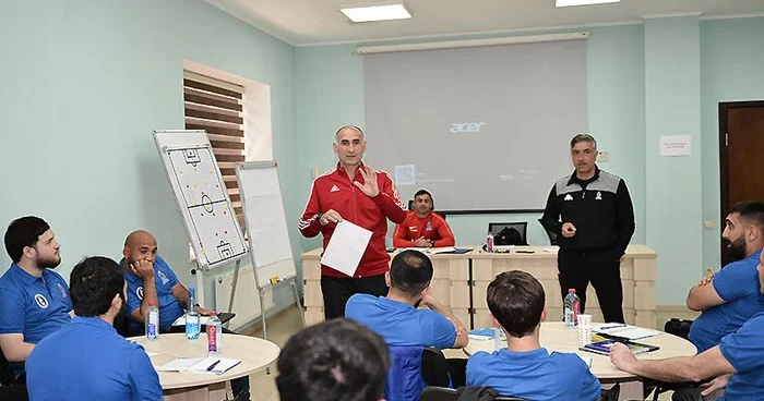UEFA nın C kateqoriyalı məşqçi kursunun 1 ci mərhələsi keçirilir