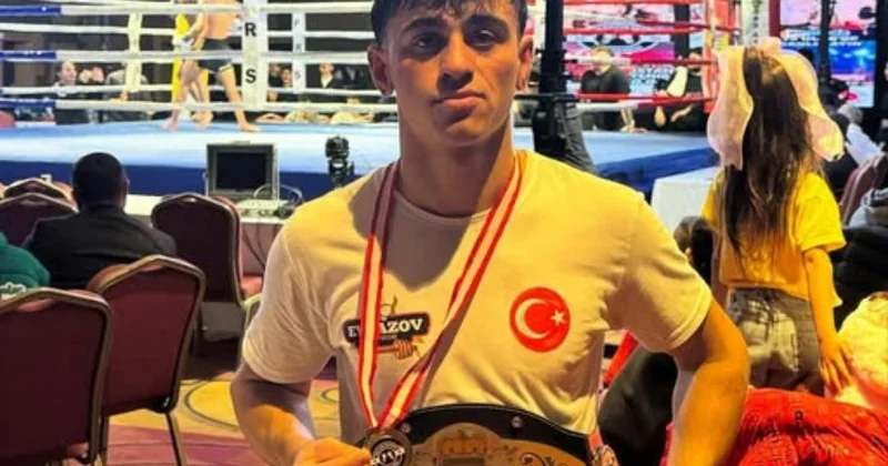 Azərbaycanlı boksçu Türkiyədə növbəti qələbəsini qazandı