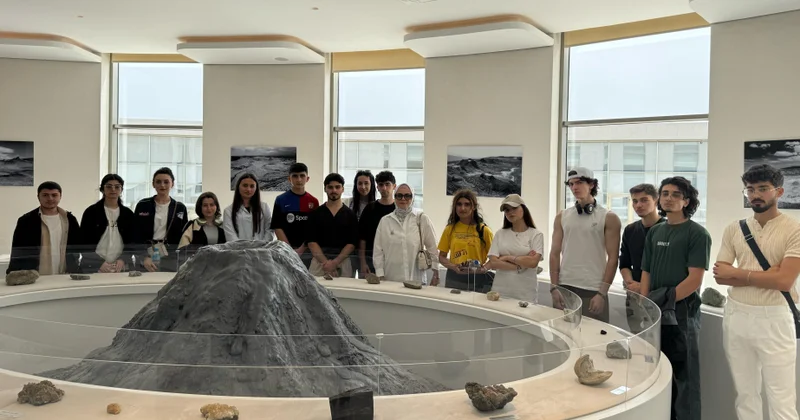 BDU tələbələri Qobustan palçıq vulkanlarının xüsusiyyətləri ilə tanış olublar