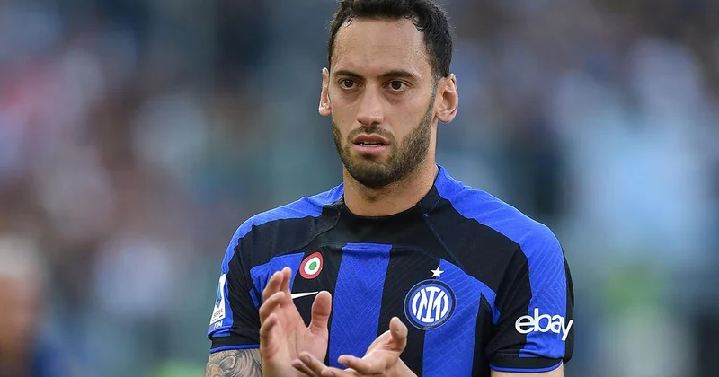 İtaliya Futbol Federasiyası Çalhanoğlunu cəzalandırdı