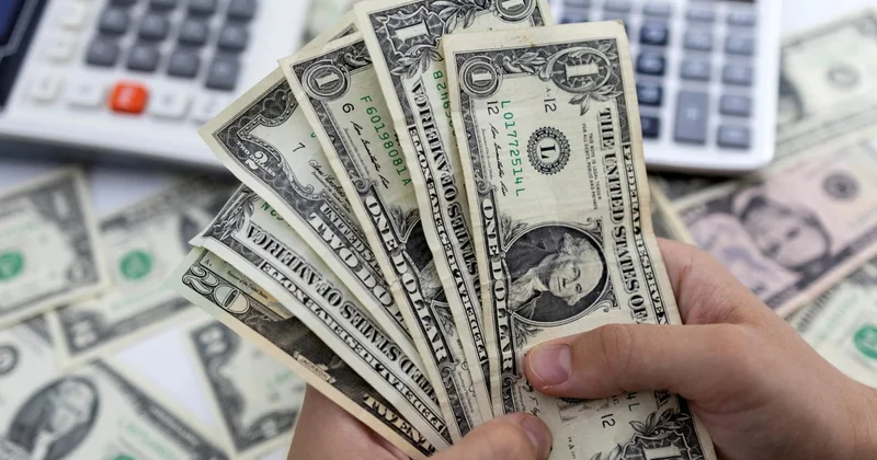 Dollar və avro günə bu qiymətlə başladı