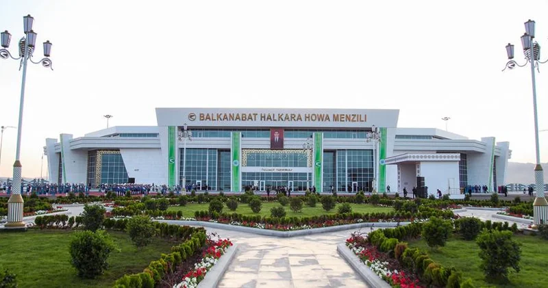 Türkmənistanda yeni Beynəlxalq Hava Limanı istifadəyə verilib