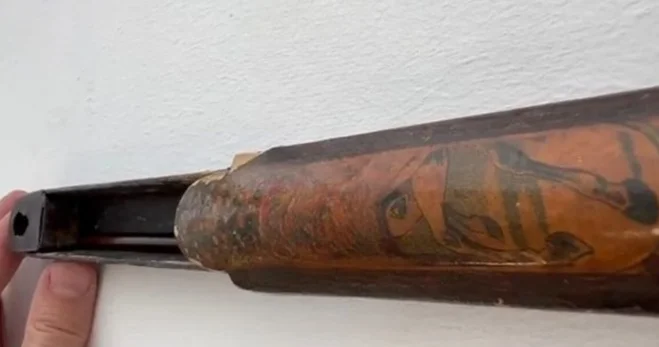 Azərbaycanda 1700 manata qələm qabı satılır FOTO