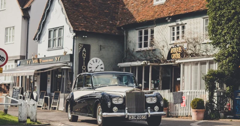 Əsrin Gücü və Təsiri: Rolls Royce Phantom un 100 illik Yubileyi